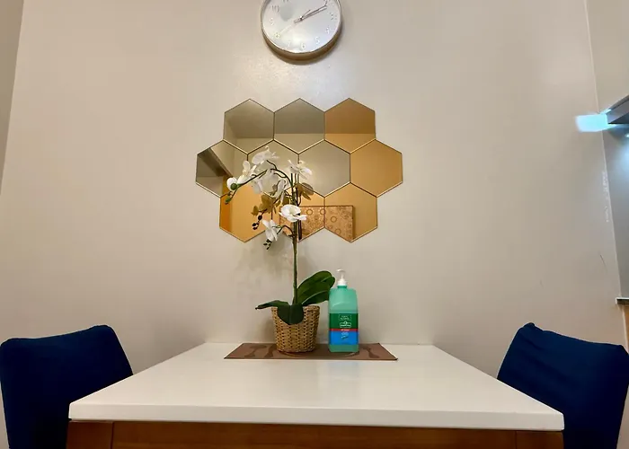 Modern In Bonifacio Global Apartment Manila